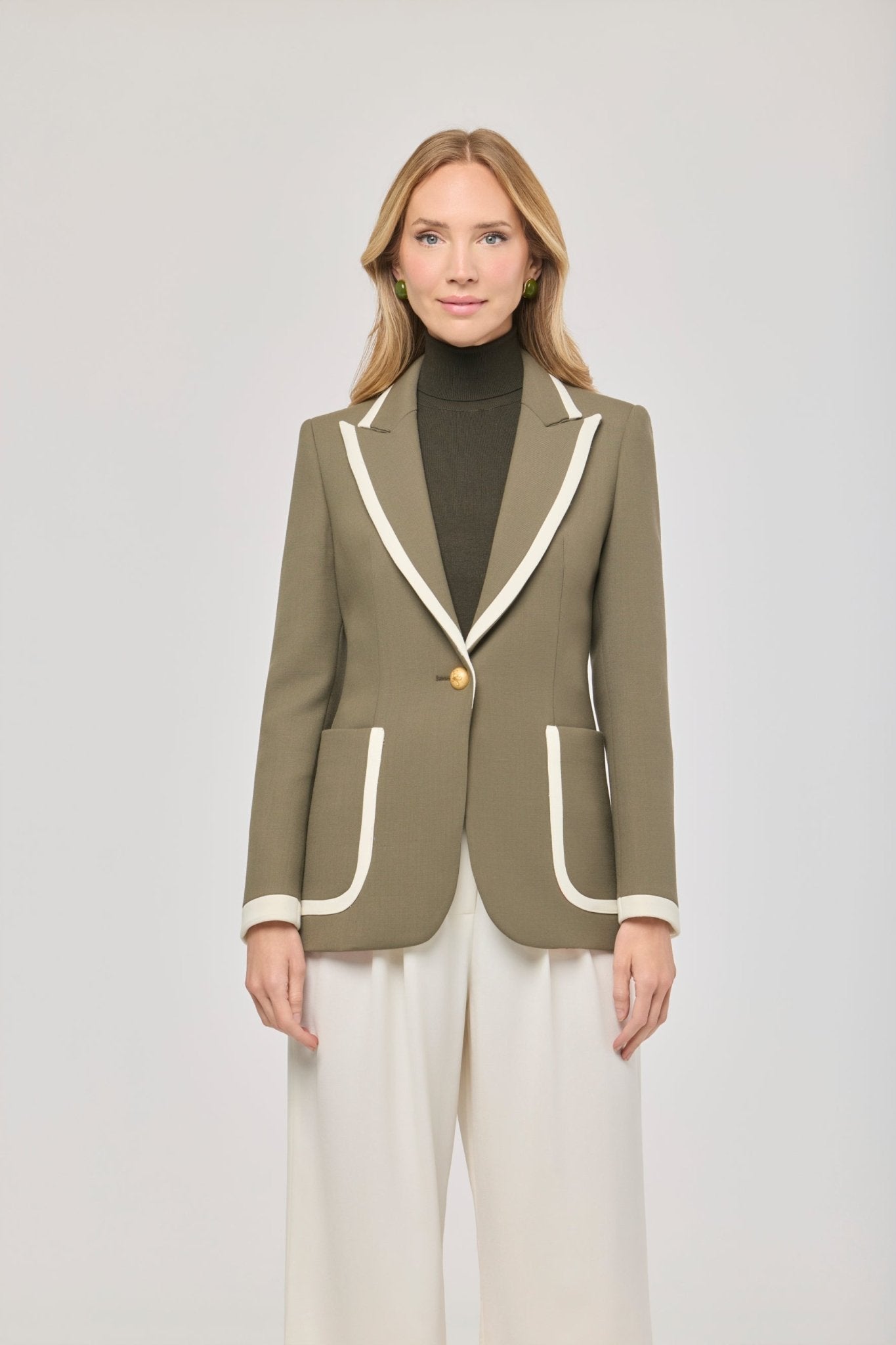 Blazer verde con ribetes en contraste Laurent de The Extreme Collection de color verde con ribetes blancos.