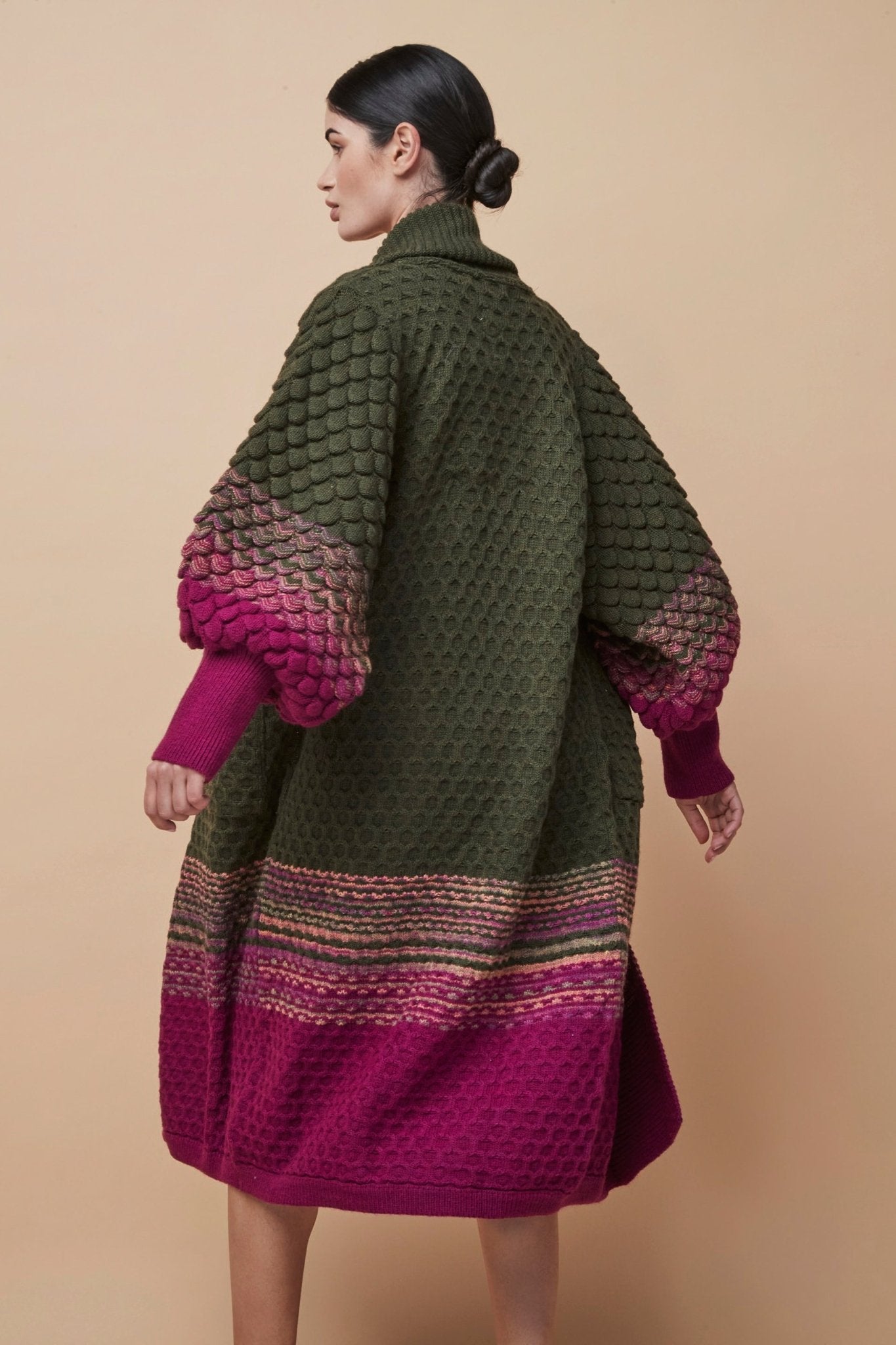 CARDIGAN LARGA ALPACA DAUPHINE VERDE - THE EXTREME COLLECTION