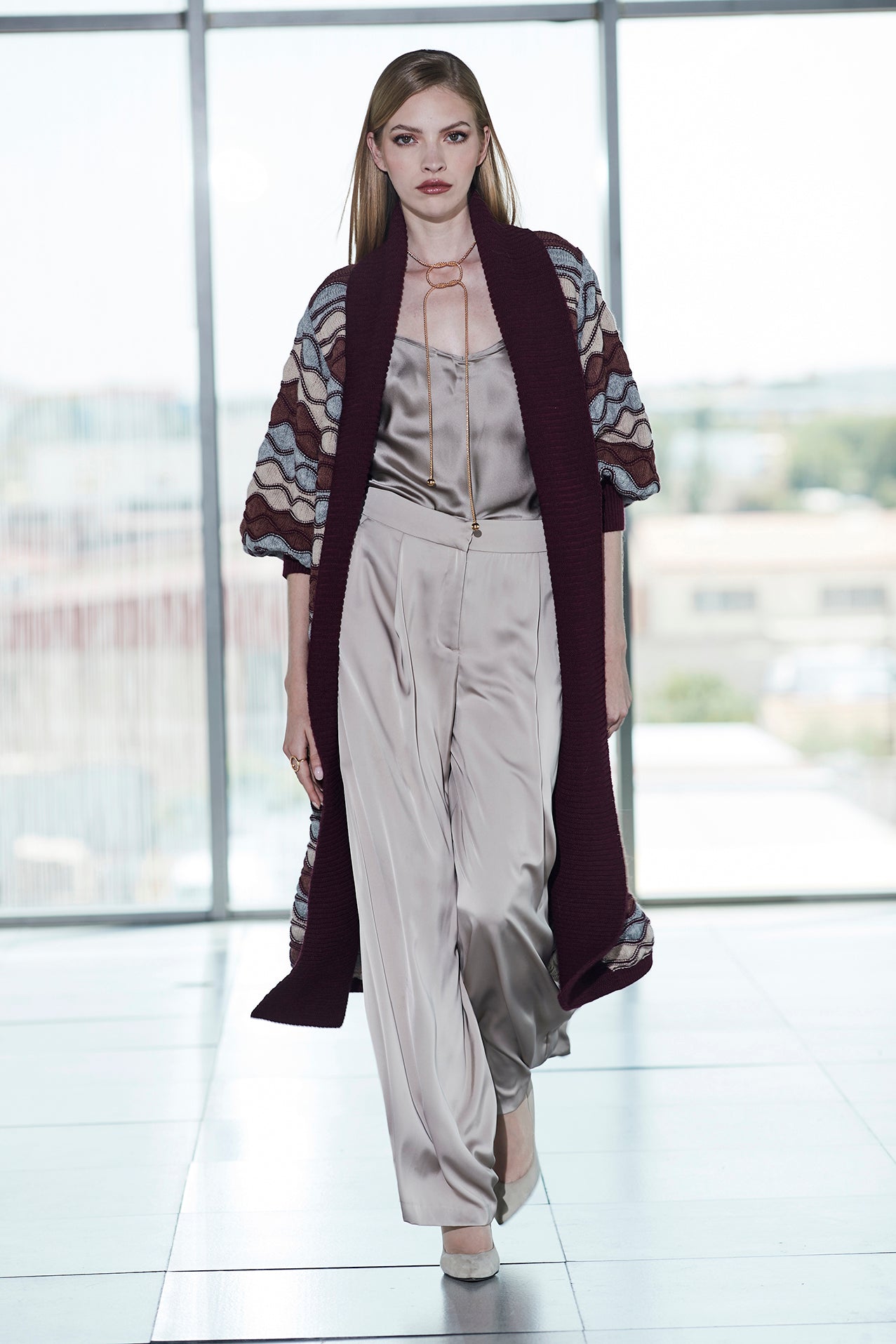 CARDIGAN LARGO CON ONDAS VINO HENRIETTE - THE EXTREME COLLECTION