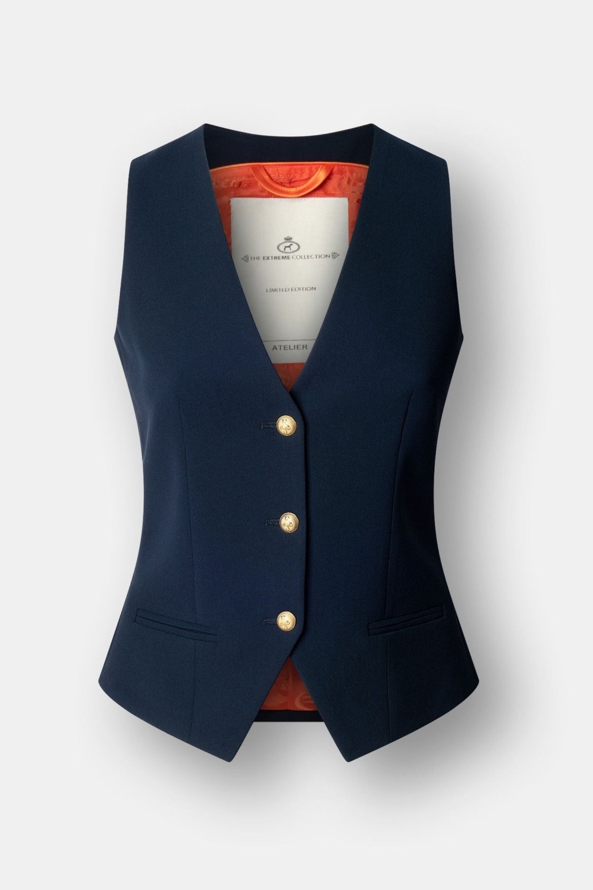 Chaleco sastre marino Atelier en super crepé azul marino de tres botones con bolsillos de vivo y detalles dorados con logo.