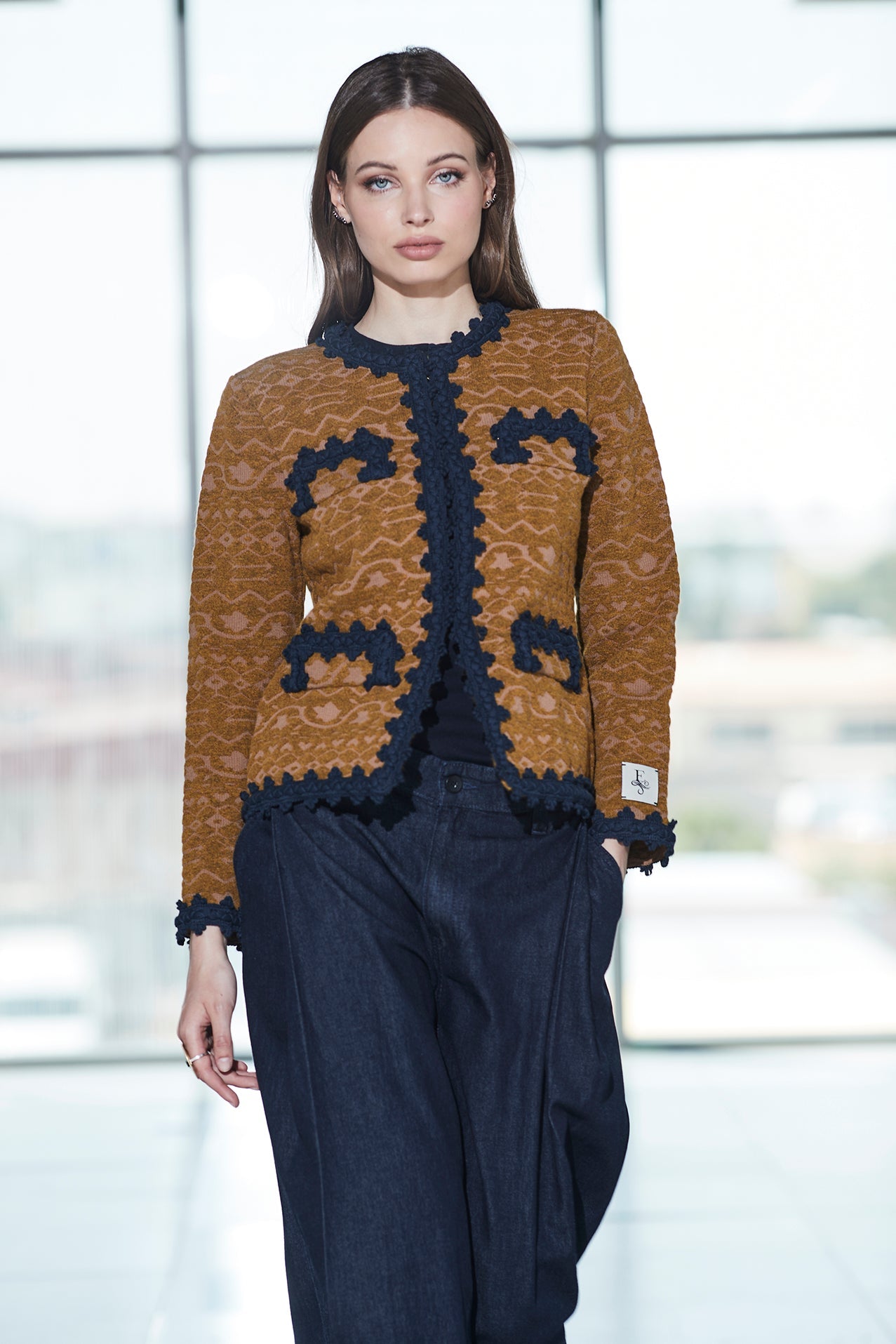 CHAQUETA CORTA MIEL SOLANGE - THE EXTREME COLLECTION