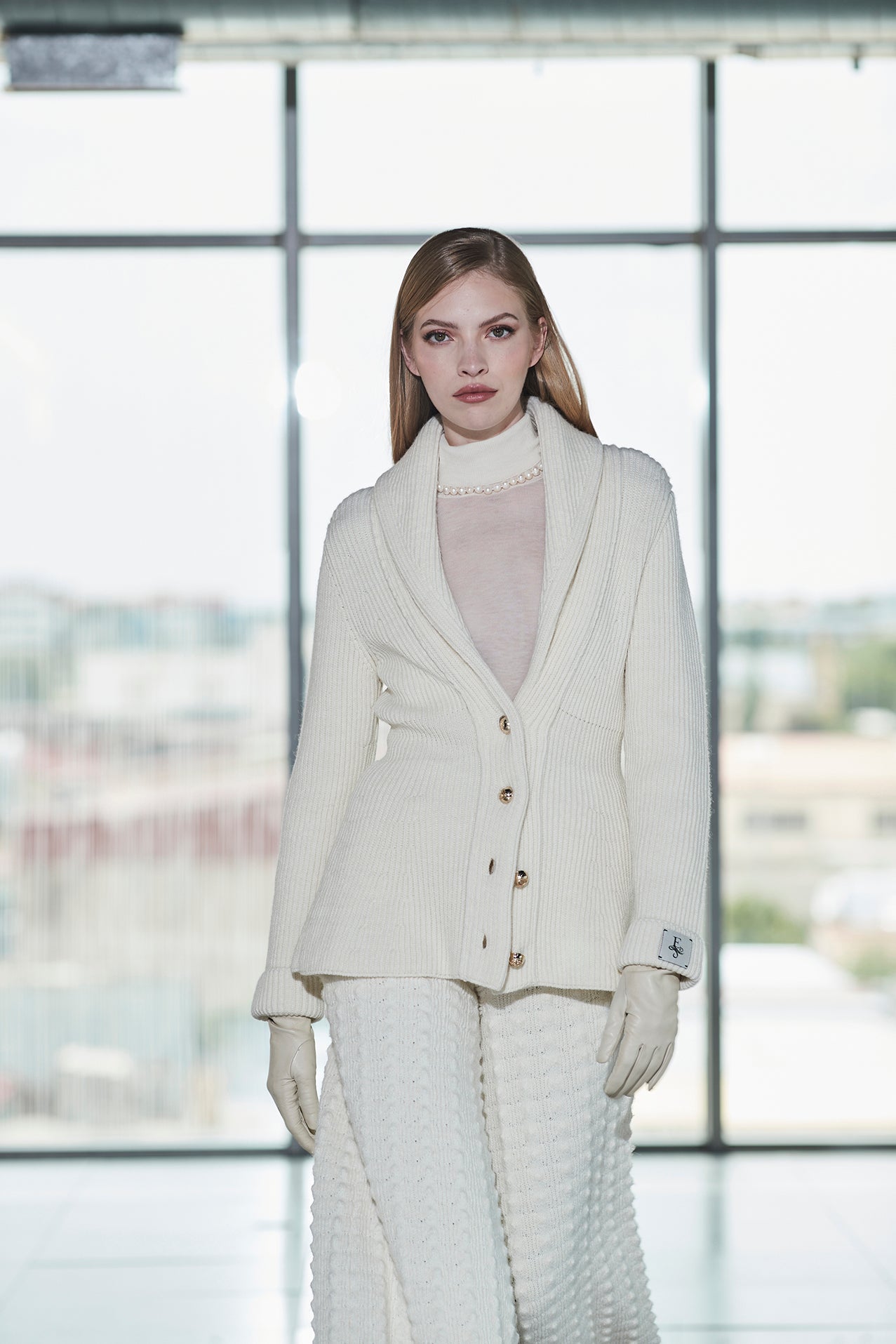 CHAQUETA ENTALLADA MARFIL BABETTE - THE EXTREME COLLECTION