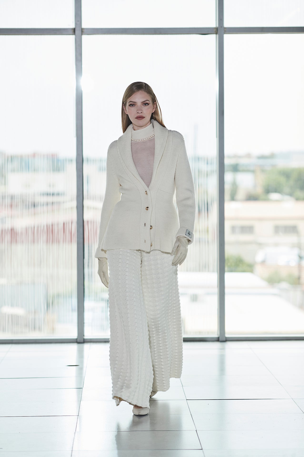 CHAQUETA ENTALLADA MARFIL BABETTE - THE EXTREME COLLECTION