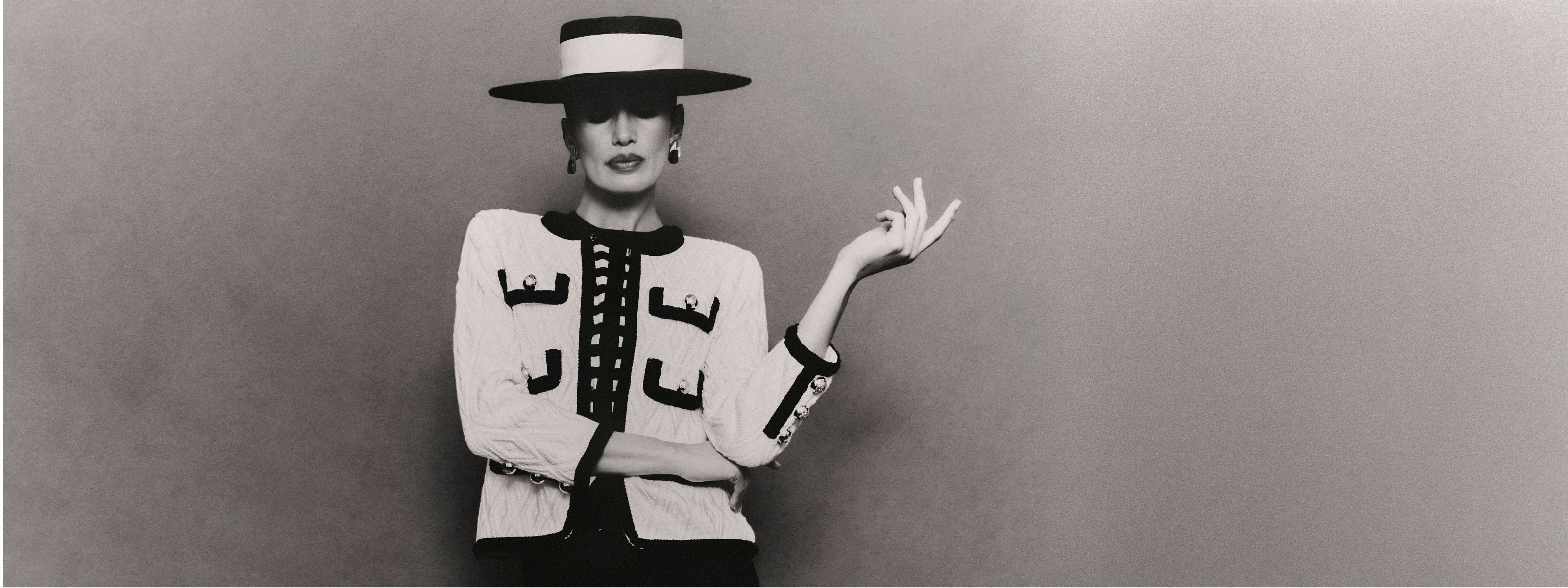 Chaquetas de punto de lujo con elegancia estructurada y diseño artesanal español.