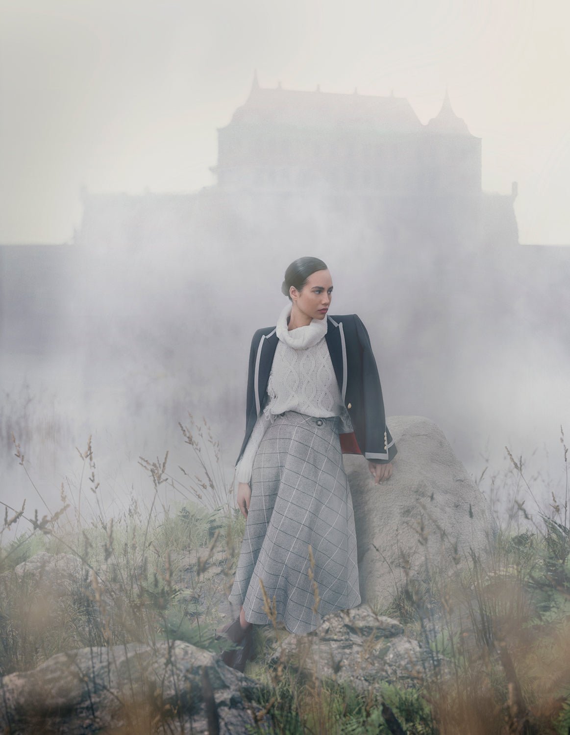 LOOK BLAZER GRAFITO LAURENT ESPIGA 01 Y FALDA MIDI CUADROS PIEDRA PETRA 03 - THE EXTREME COLLECTION